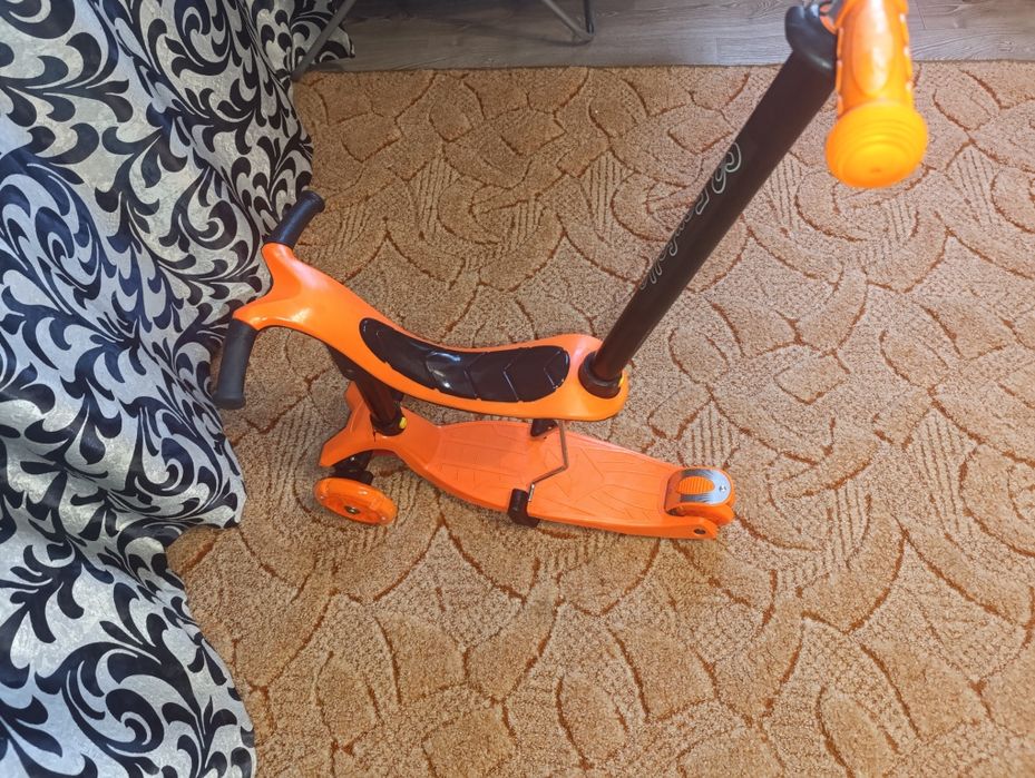 Самокат-беговел 3в1 новий