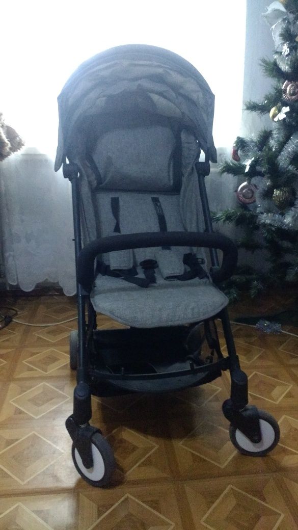 Продам детскую коляску Baby Throne. В хорошем состоянии.