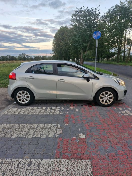 Sprzedam KIA RIO Niski Przebieg!!!