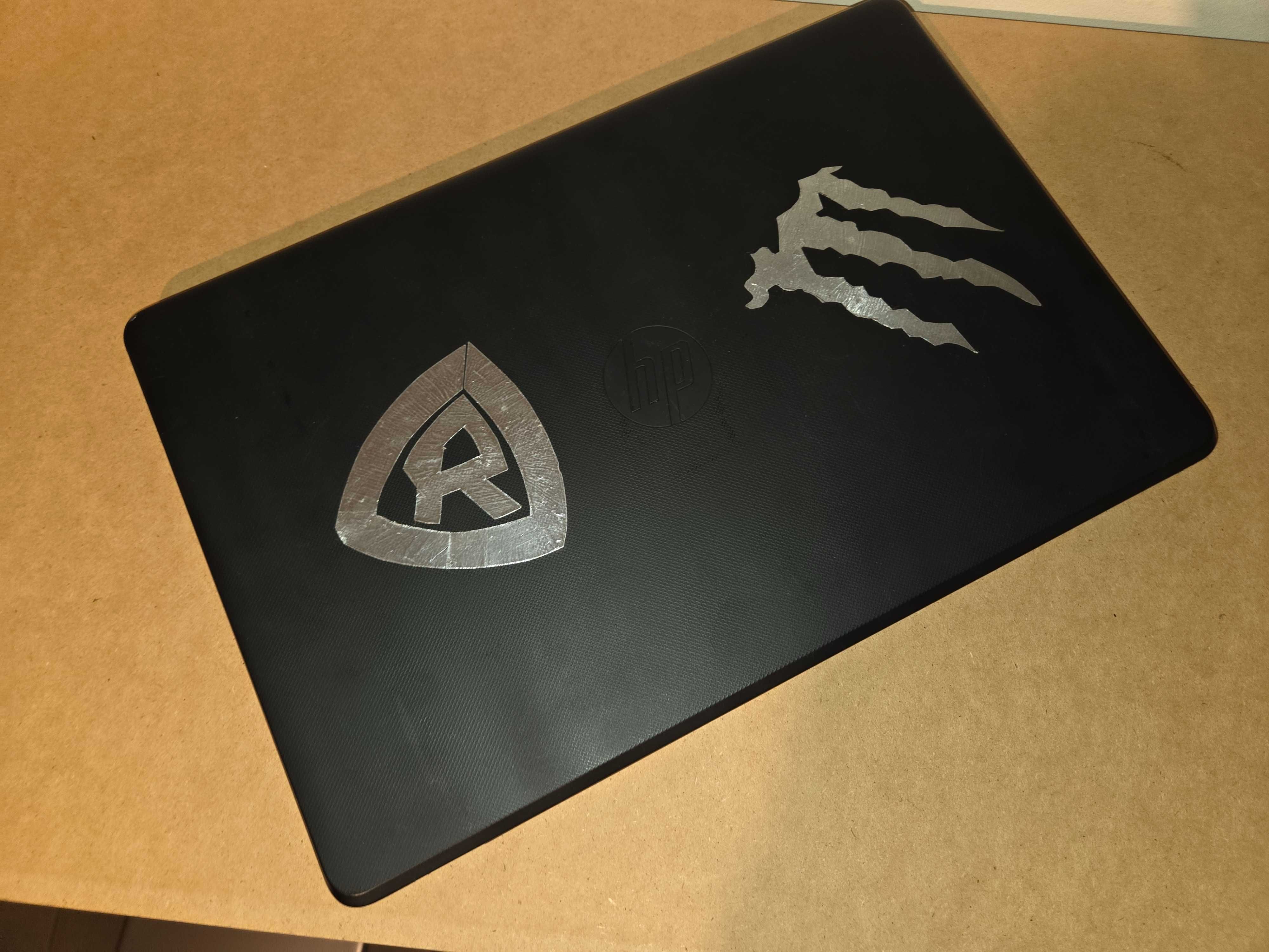 (1885/24) Laptop HP 255 G6 / AMD A6 2.50GHz / 128SSD / 8GB RAM / Win10