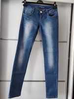 Dżinsy jeansy niebieskie