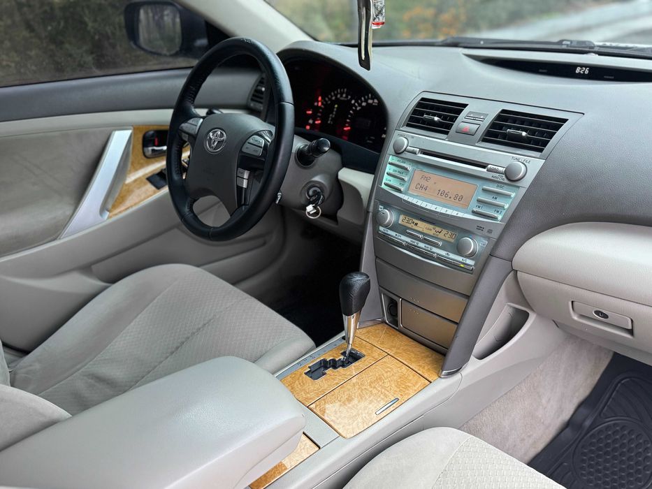Toyota Camry 2.4 добрий стан