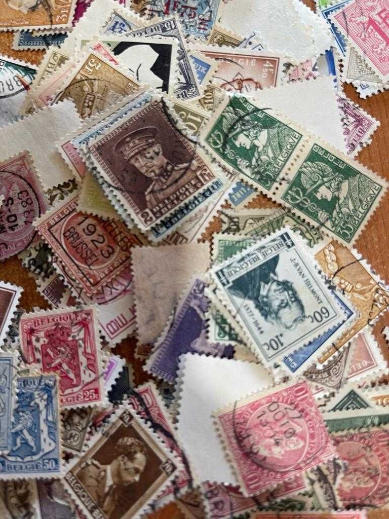 Vários lotes de 100 selos antigos da Bélgica