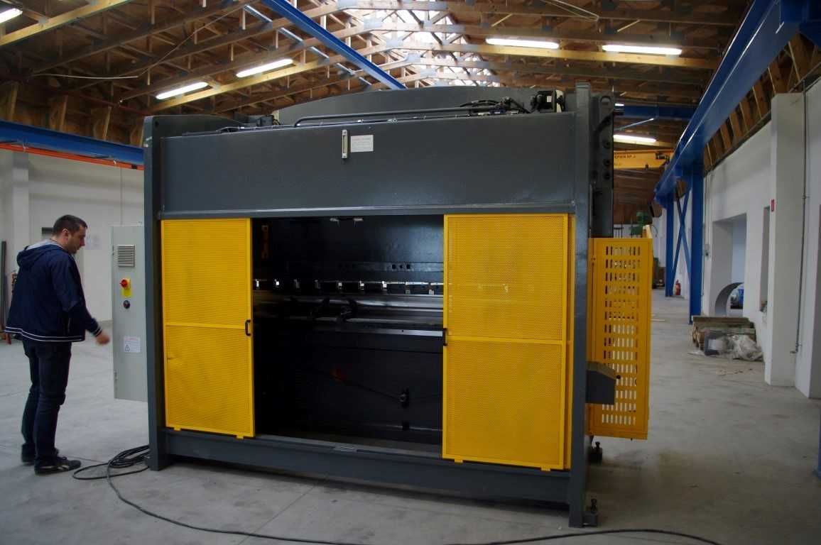 Prasa krawędziowa CNC 200T/3200mm Nowa Delem Da41T PRAWER