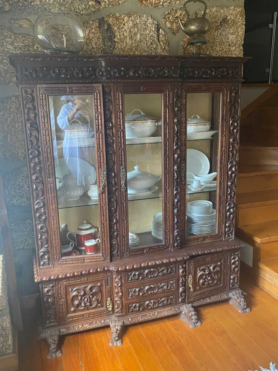 Vitrine / cristaleira renascença