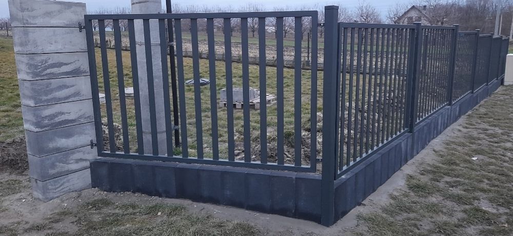 Kompleksowy montaż, budowa ogrodzeń/Usługi brukarskie