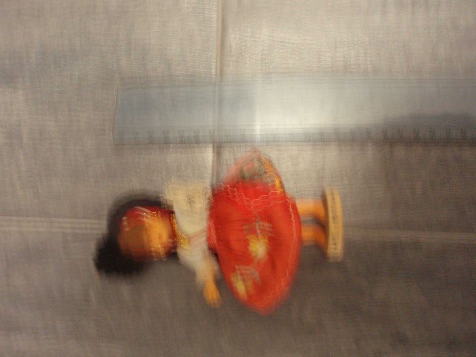 bonecos e bonecas antigos