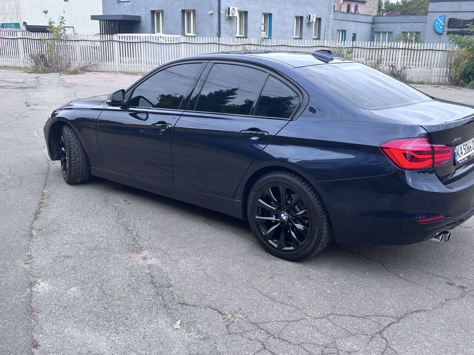 Продам BMW  F30 v328 Xdrive