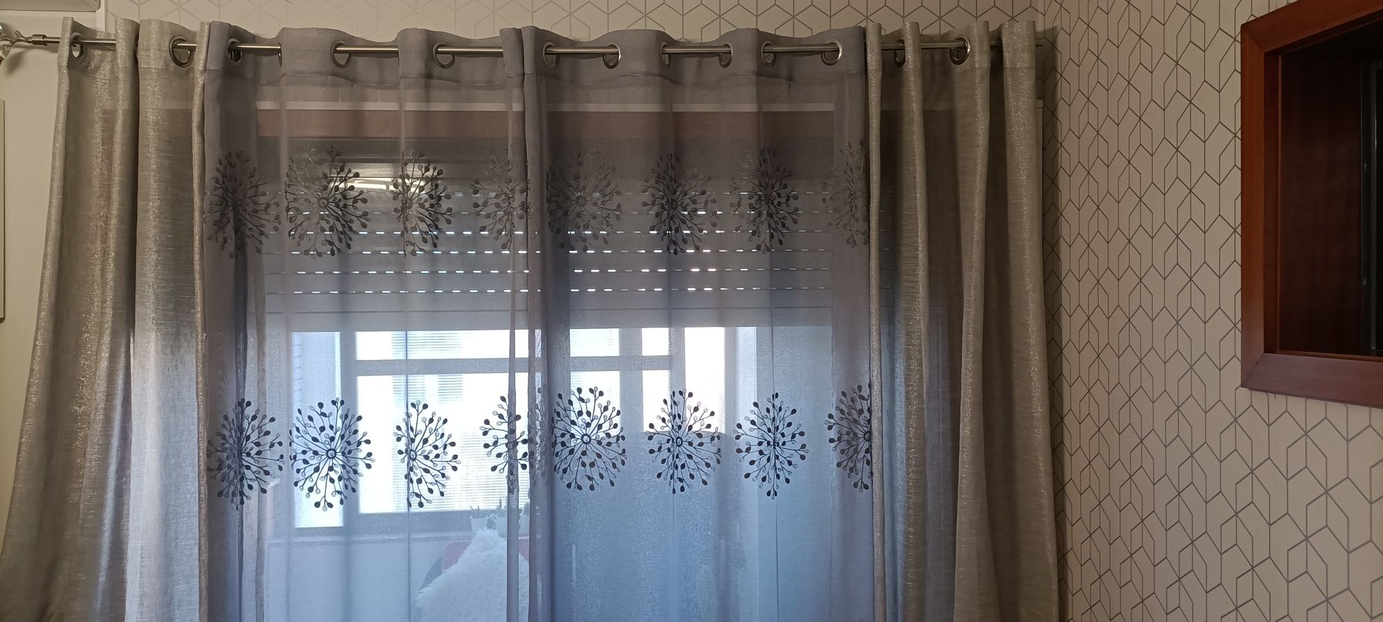 Varão e cortinas