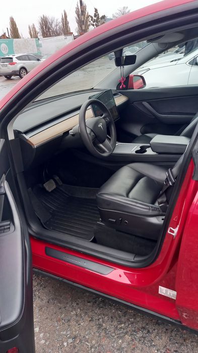 Tesla Model Y 2021, Dual motor, 82kW