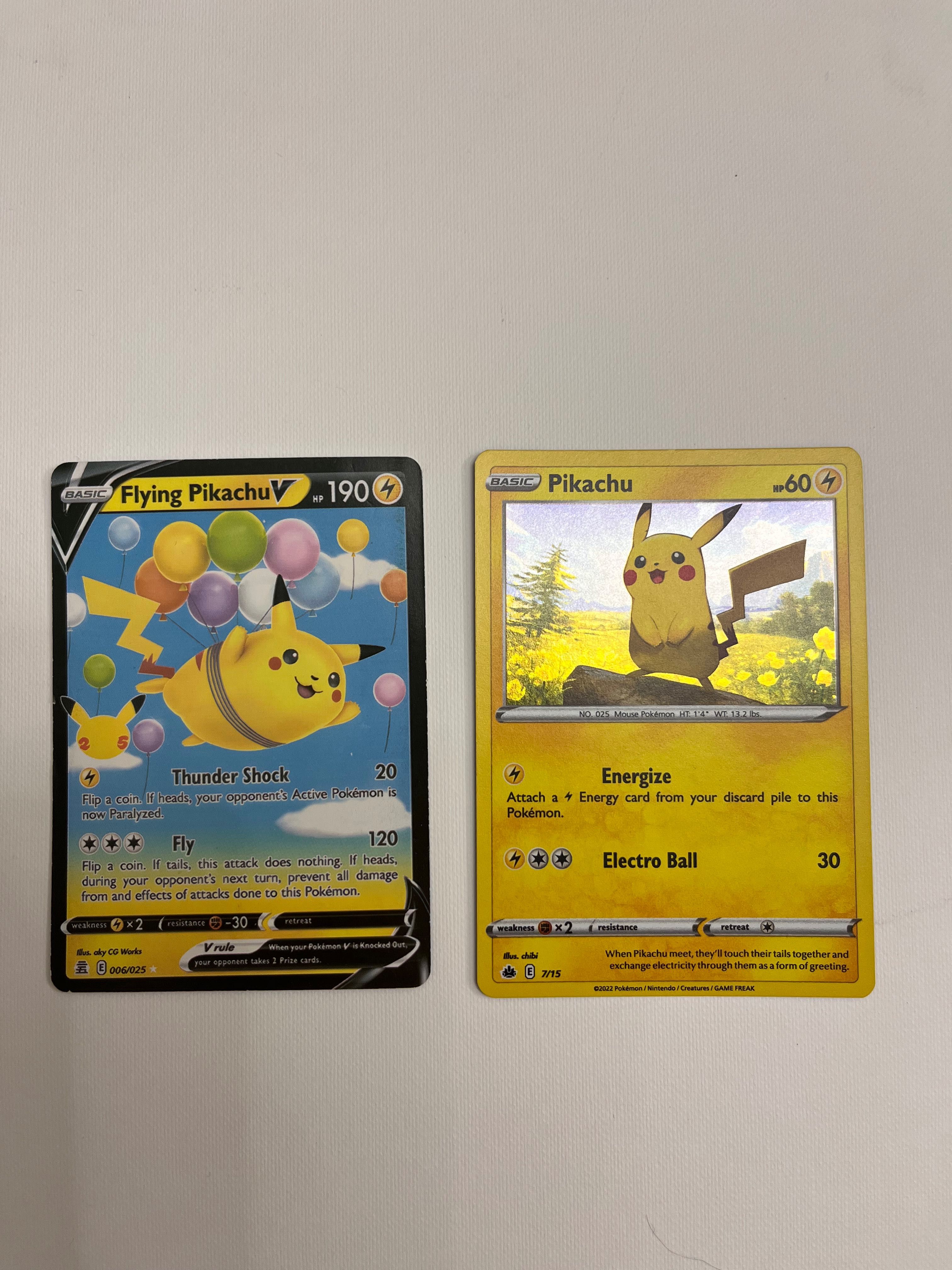 ___ 2 karty POKEMON ___  Flying Pikachu V Basic Pikachu