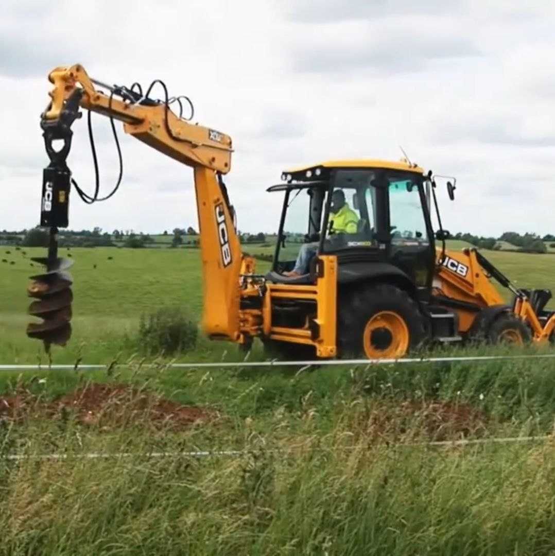 Услуги ямобур, гидробур на мини погрузчик бобкет. В аренд бур установк