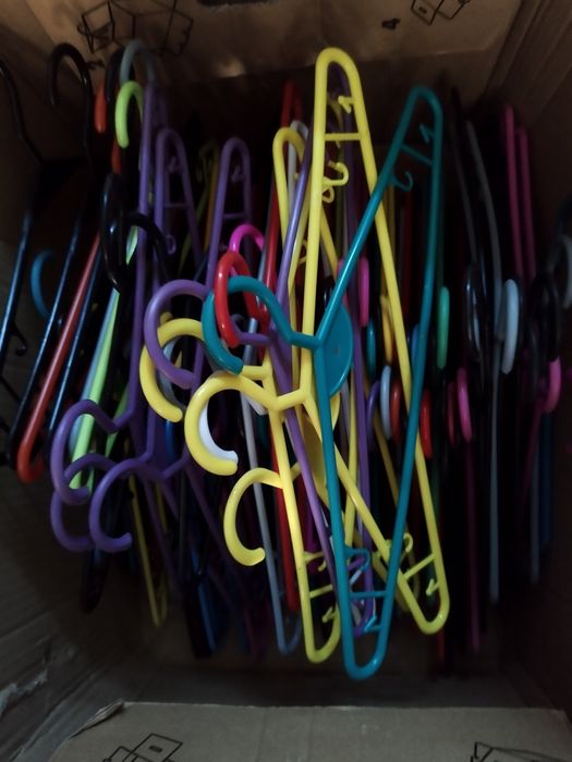 Wieszaki kolorowe na ubrania 100 szt.