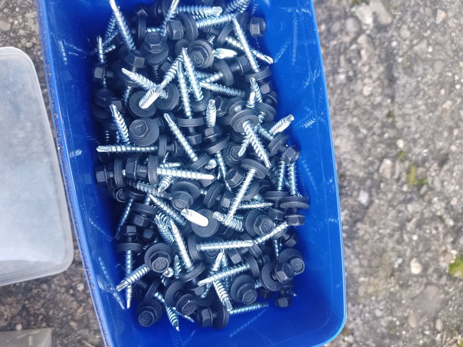 Taśma dekarska wkręty dekarskie