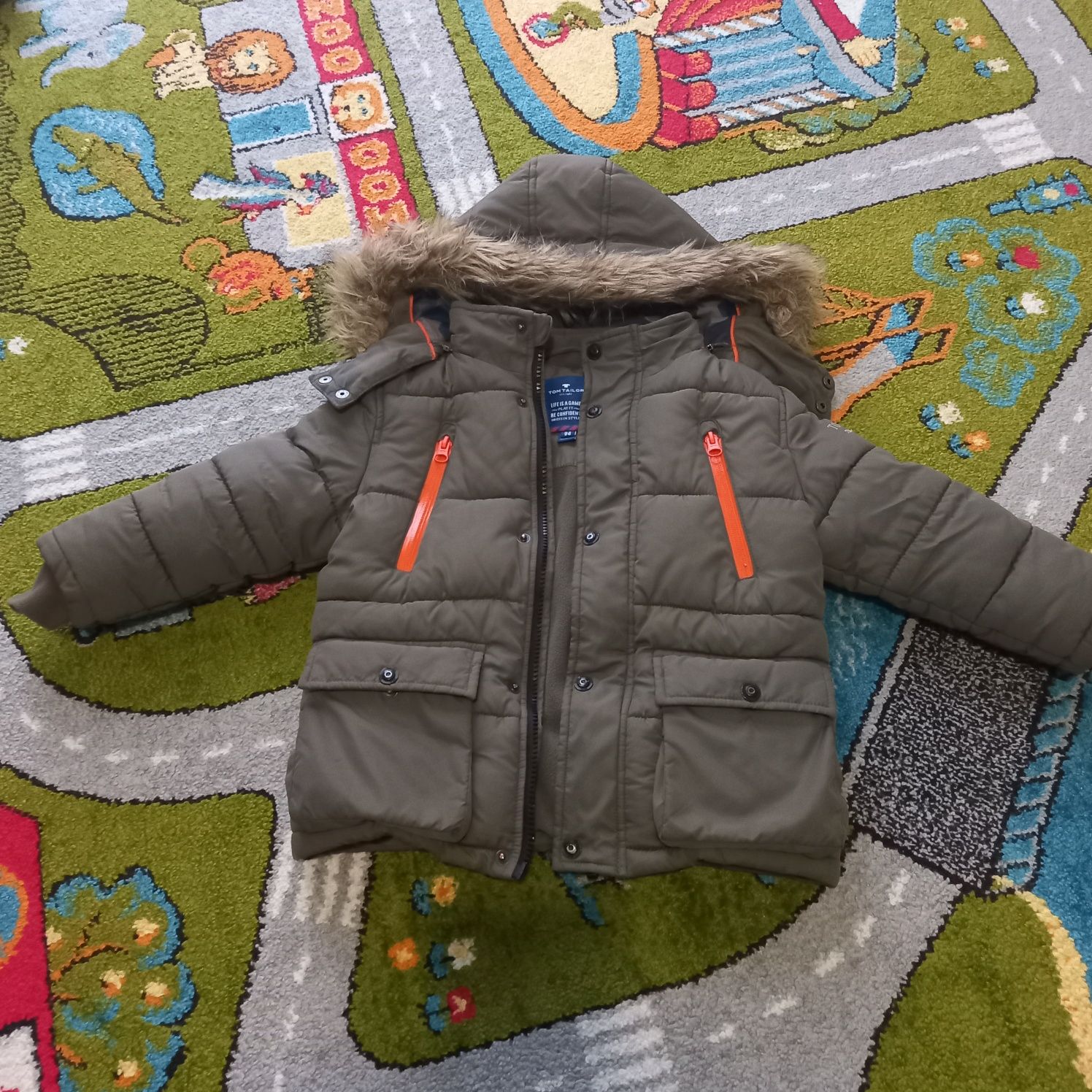 Зимова куртка на хлопчика