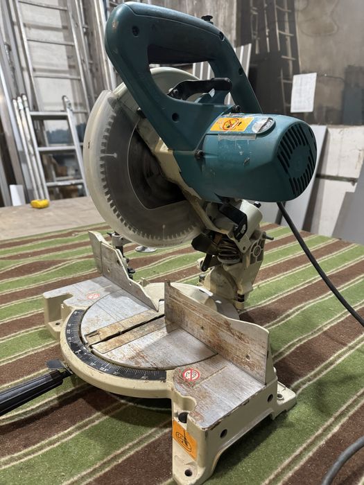 Тоцовочная пила Makita LS1040