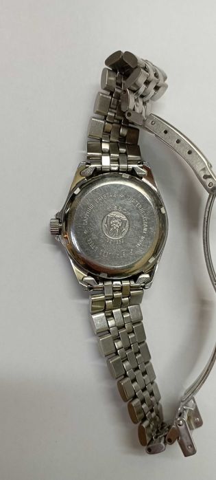 Часы женские TISSOT.