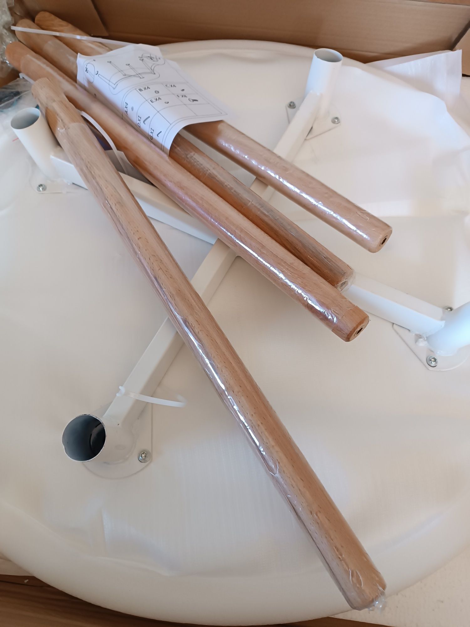 Stół okrągły w stylu skandynawskim 80 cm