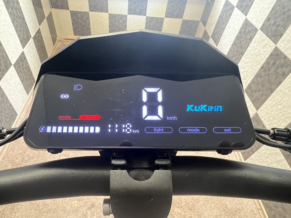Продам Електросамокат Kukirin