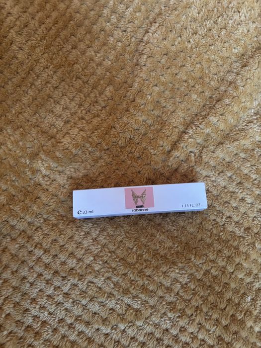 Varios perfumes de marca