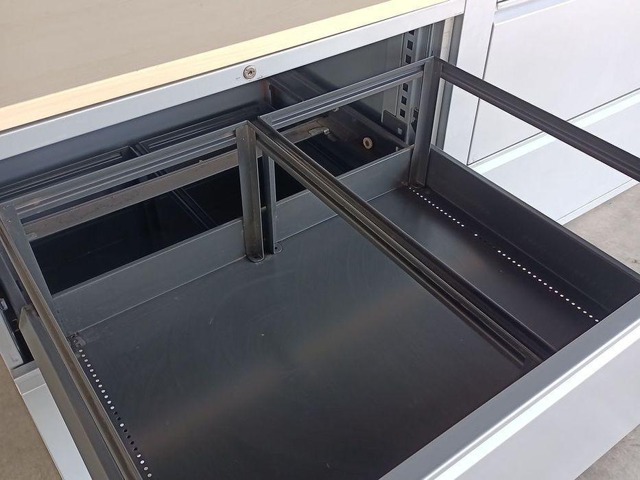 Szafa metalowa 4 szuflady