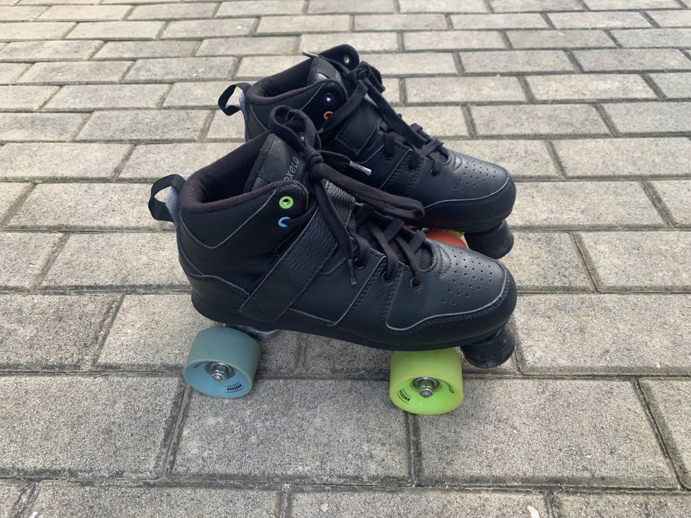 Patins pretos da oxelo