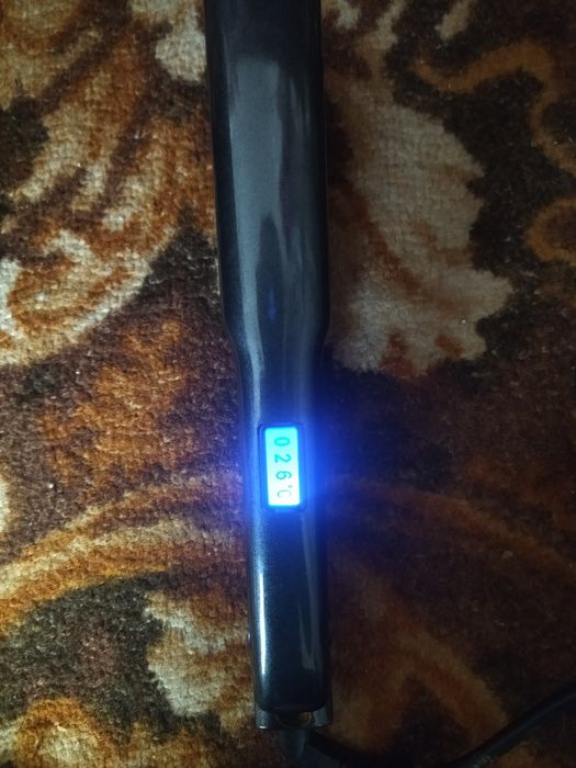 Вирівнювач для волосся