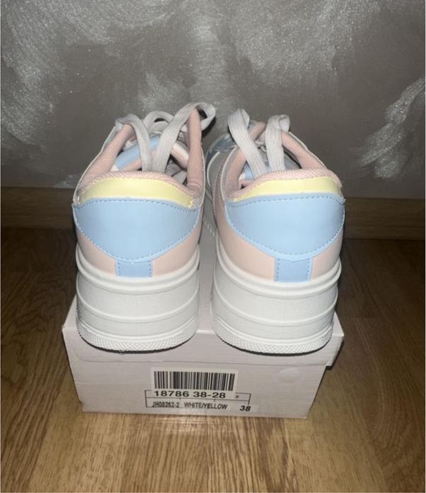 Кеди, кросівки, кріпери multicolor на платформі як Nike. 37, 37,5, 38