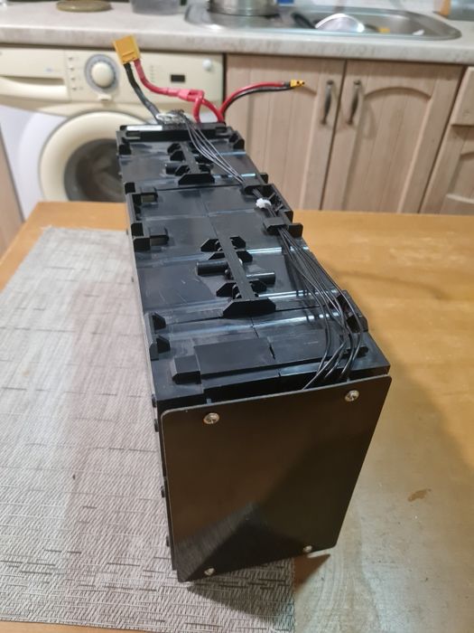 Аккумулятор от зарядной станции Li-ion-NCM (не LiFePo4) 10S 36V 50А