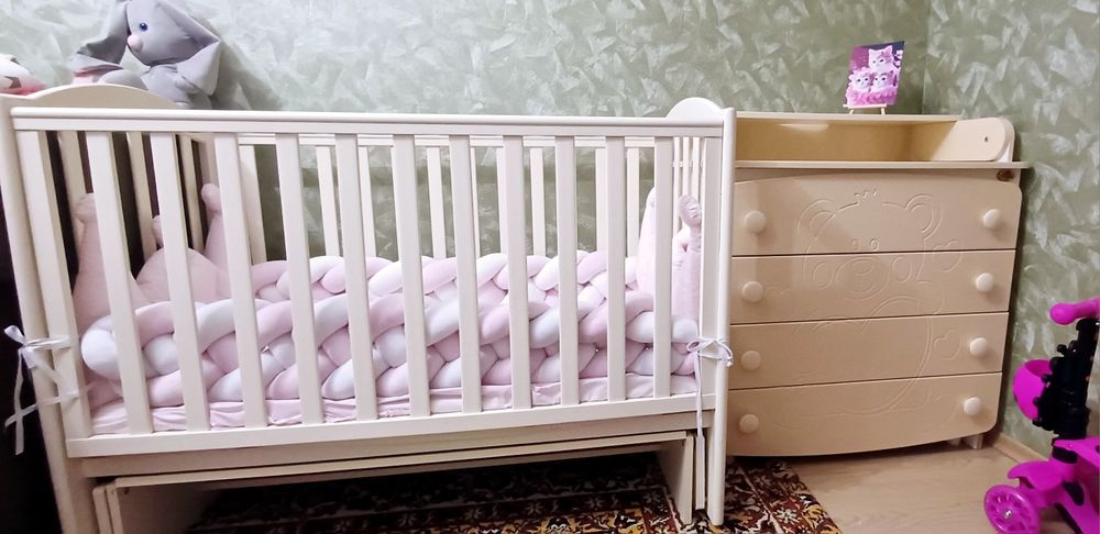Продам дитяче ліжечко і комод пеленатор