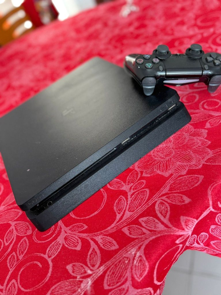 Ps4 slim 1tb + comando e jogod