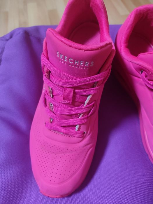 Кросівки фуксія skechers р.37