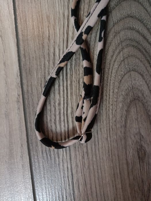 Sukienka w panterkę Pull&Bear rozmiar M