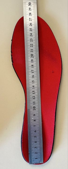 Кросівки Adidas.