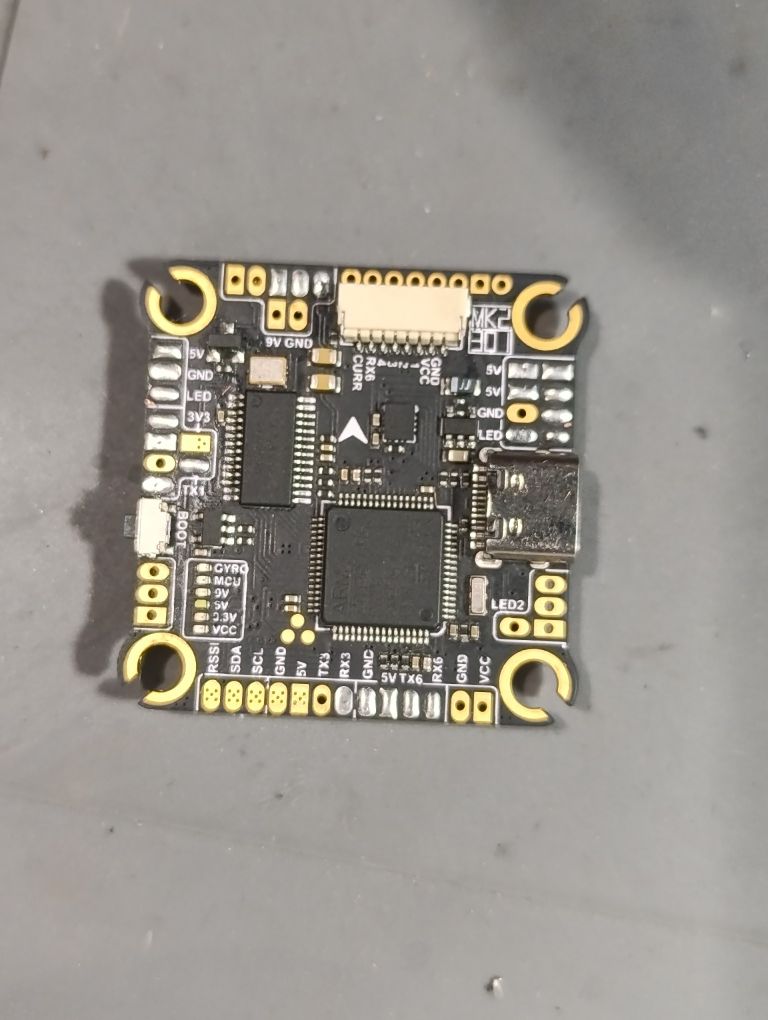 продам польотник Diatone mamba mk2 v2 f405