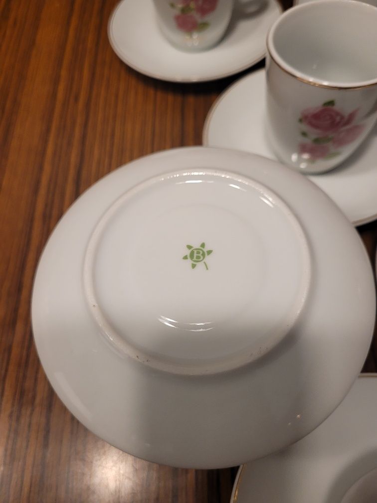 Zestaw 6 porcelanowych filiżanek  do espresso