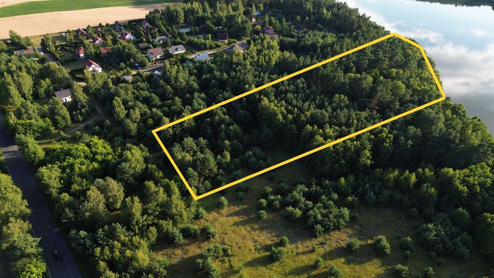 Działka pod zabudowę, las z linią brzegową