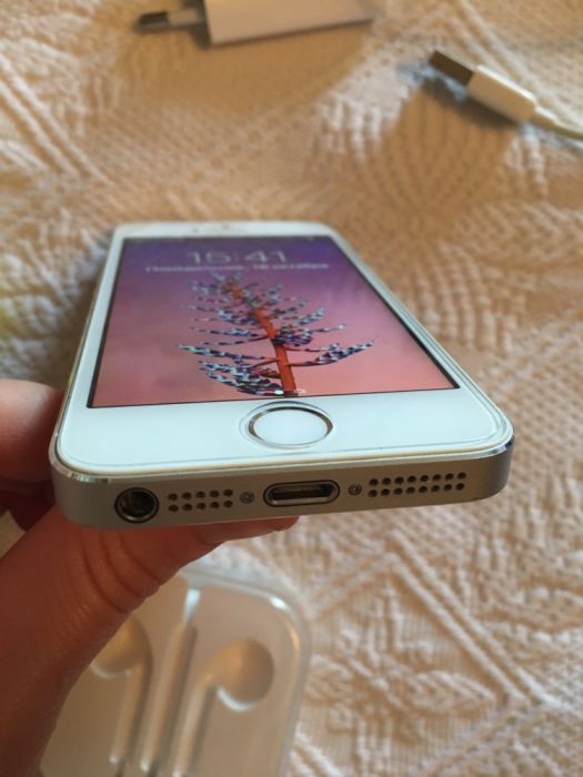 продам Iphone 5S