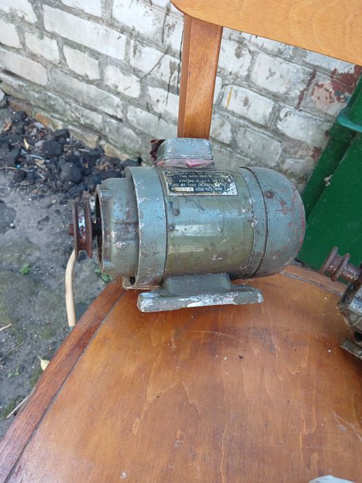Електродвигун 80 Ват 220/380  1390 об.хв. працює добре, із СССР