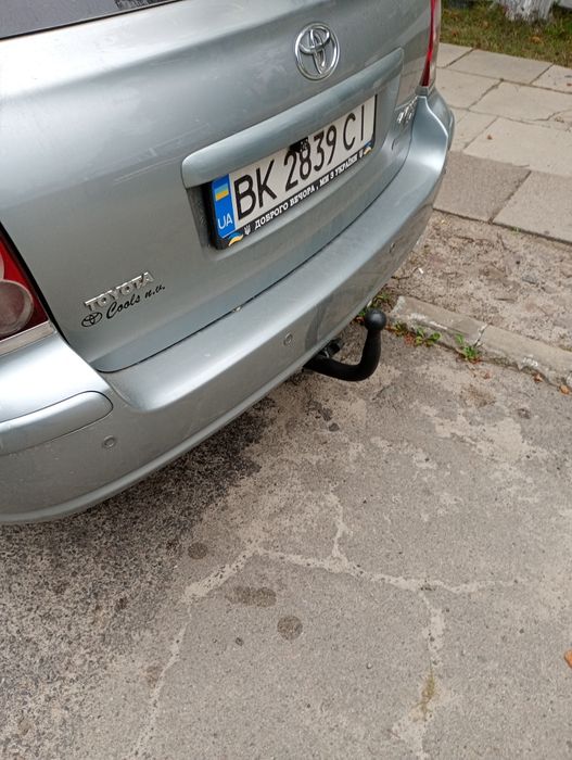 Тайота авенсіс в рістайлі