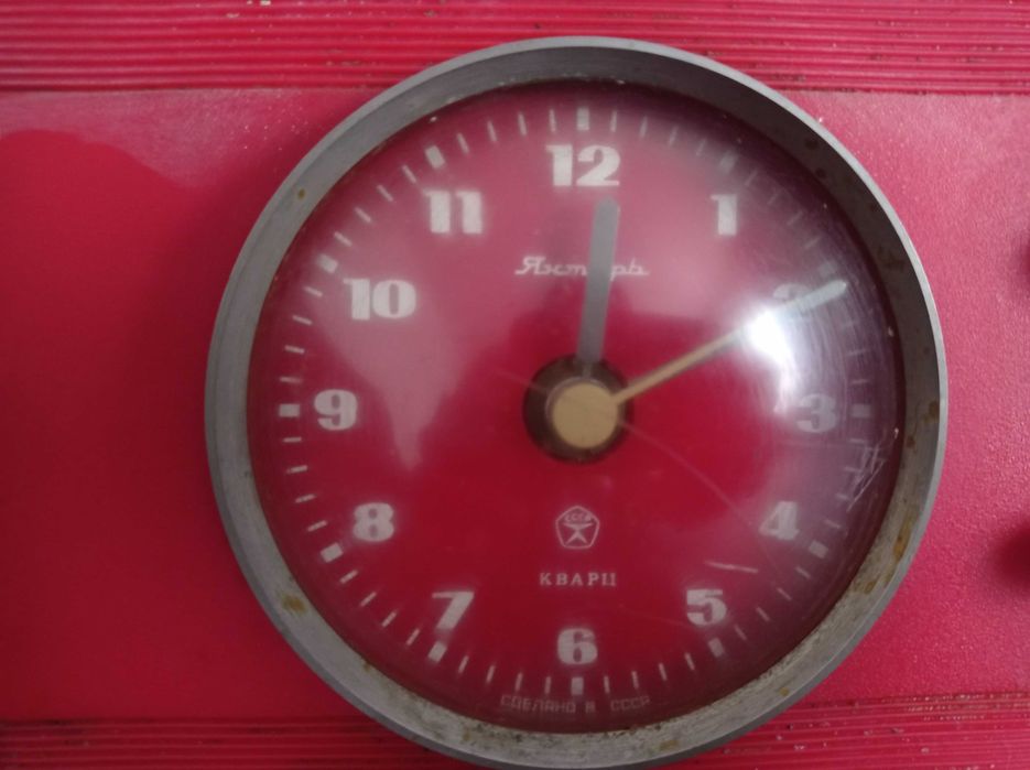 Часы кварцевые кухонные с таймером.