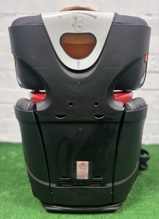 Дитяче автокрісло Chicco Oasys Fix Plus Evo Jet Black. Гарний стан.