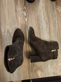 Sapatos com salto / Botas de mulher 38-39