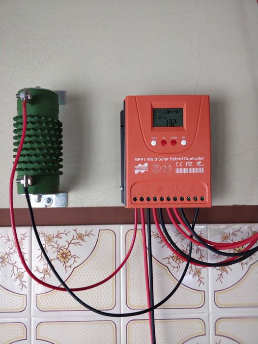 Kit Solar Híbrido – Solar + Eólico (720W Painéis + Turbina + LiFePO₄)