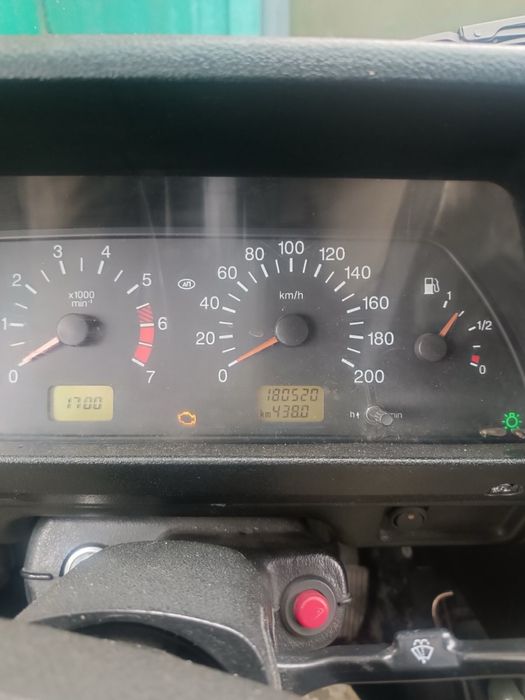 Продам Ниву 2015 року.