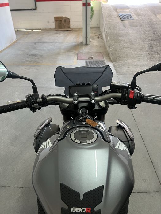 Honda CB650R 2023 – 8.500 km | Excelente estado + Extras | 7.600€