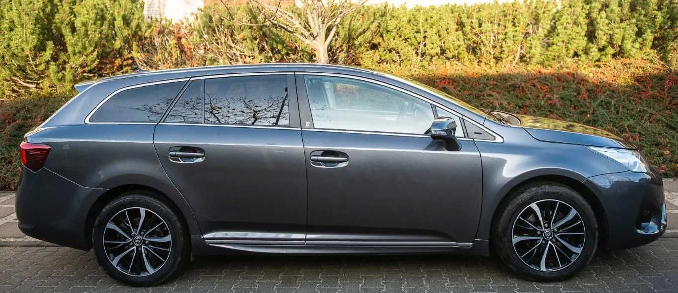 Toyota Avensis капот бампер крыло фара дверь радиатор фонарь зеркало