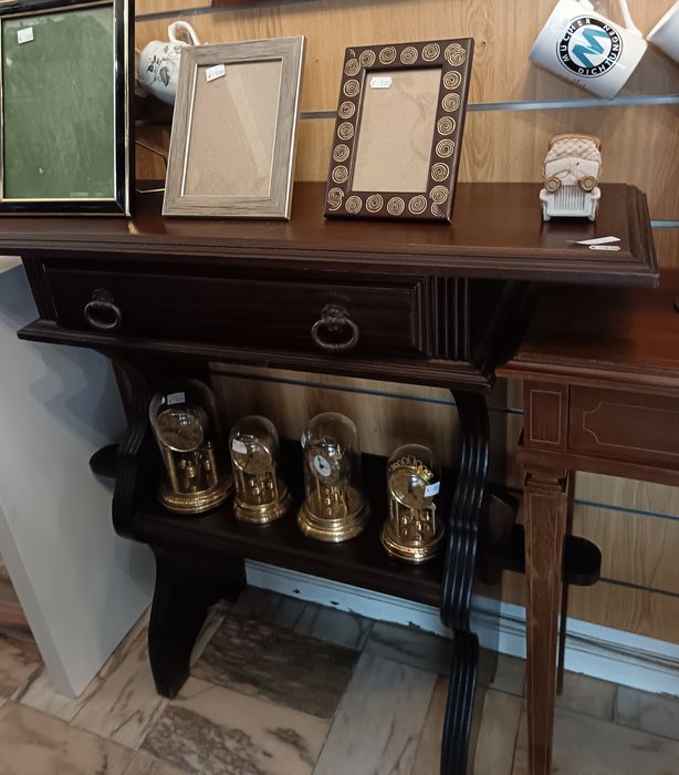 Móvel rustico de apoio