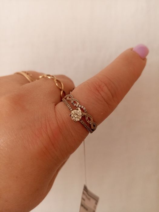 Продам дуже красиву срібну каблучку