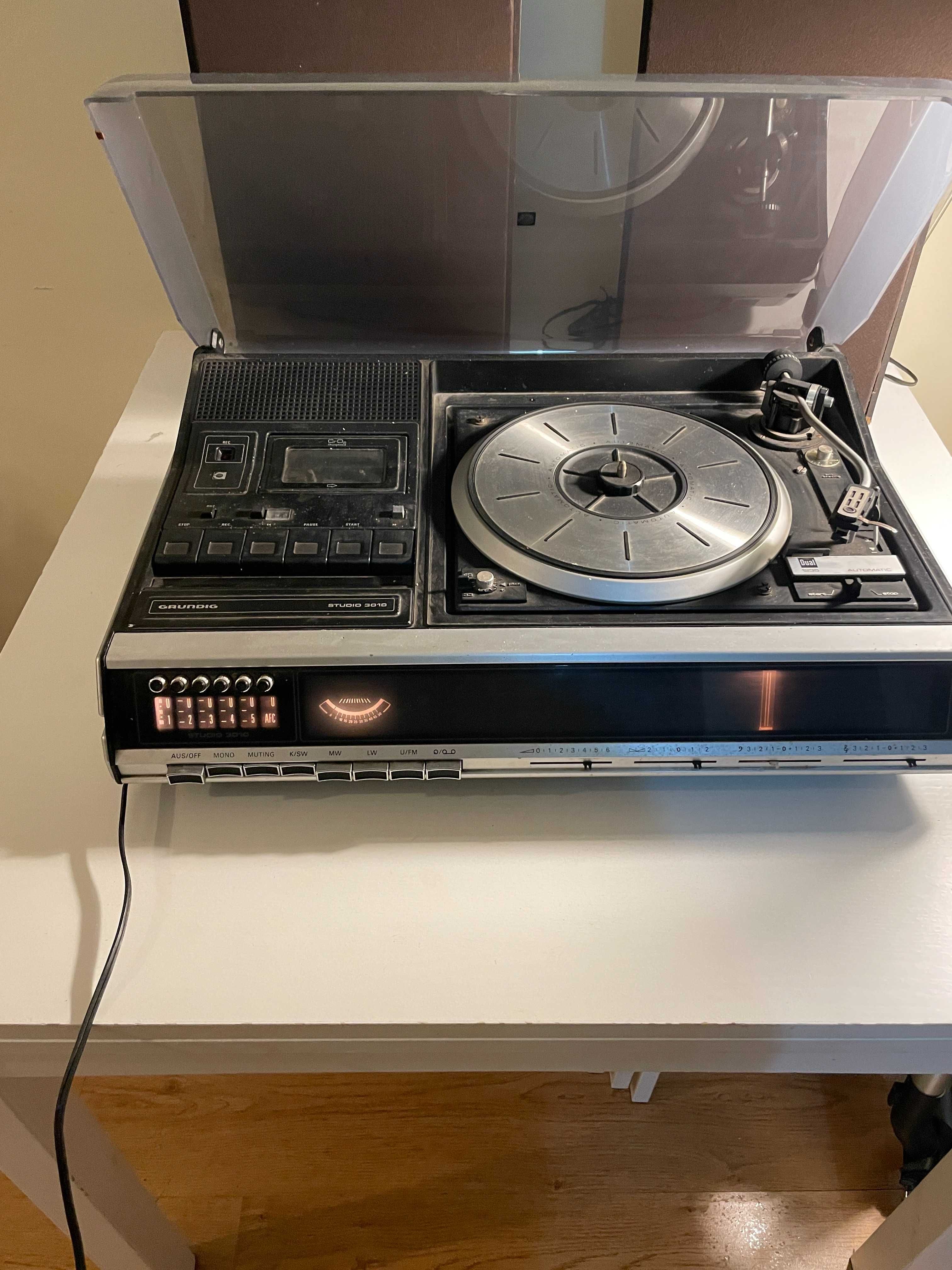 Gira discos Grunding Studio 3010
